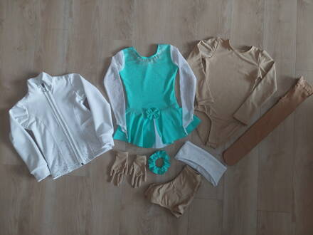 Set na krasokorčuľovanie vo veľkosti 116-122